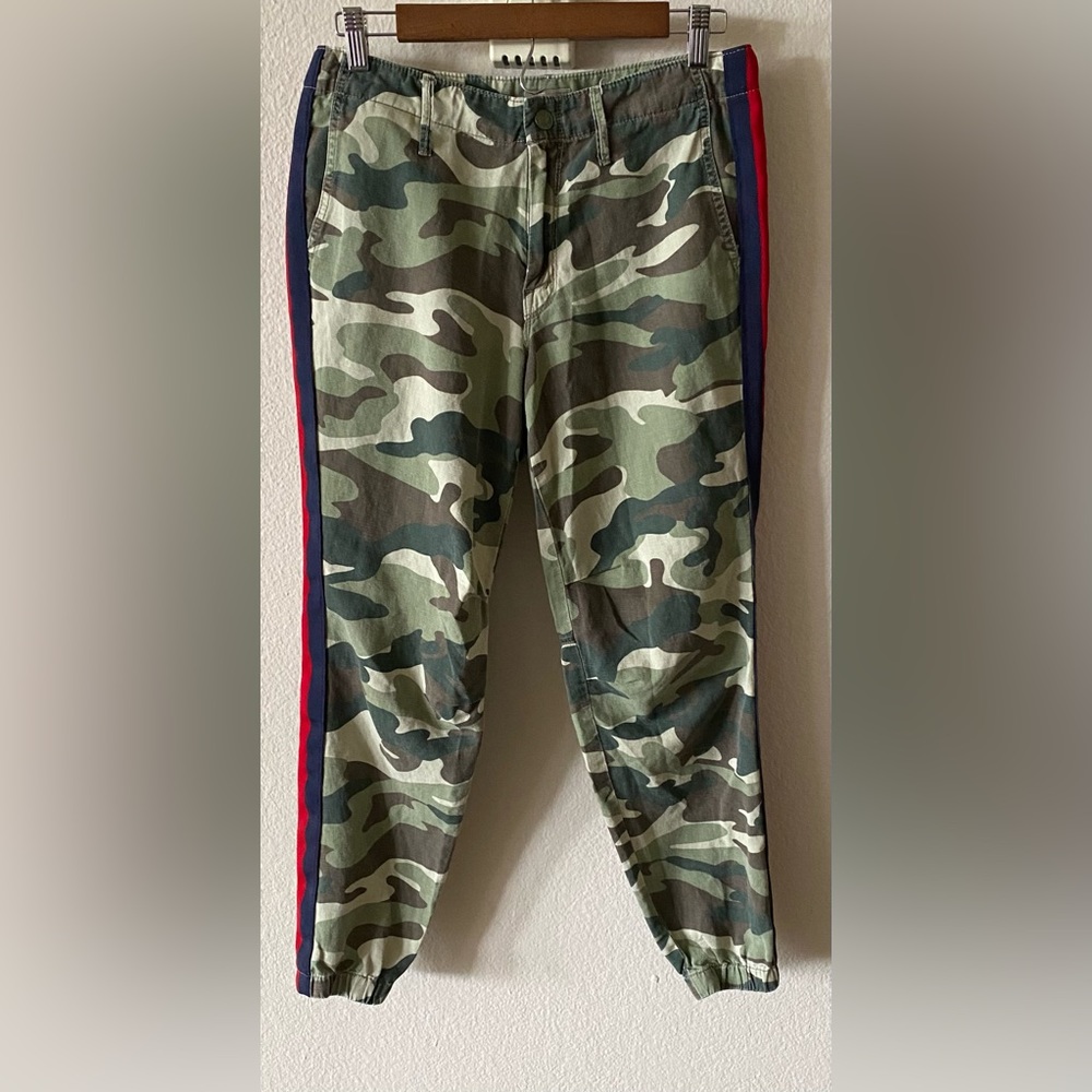 MOTHER Denim “No Zip Misfit” Camo Cuffed Joggers Size 27 Red Blue Stripe Side